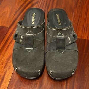 SKECHERS BROWN SUEDE WOODEN CLOGS 7